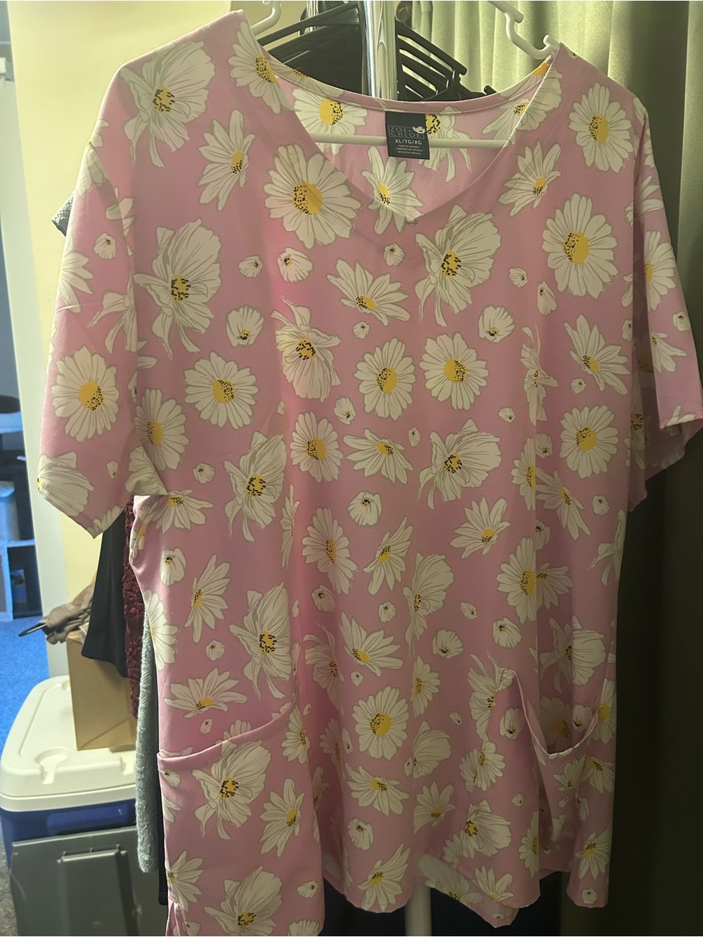Light Pink Daisy Print Women’s Scrub Top